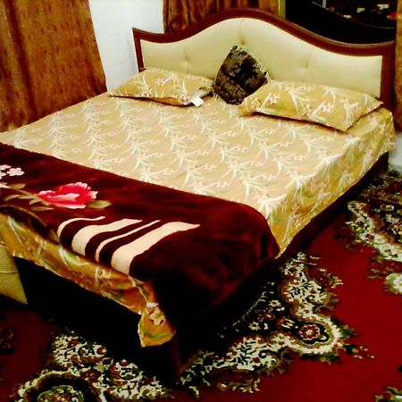 ホテル Fabulous Kashmir Srinagar エクステリア 写真