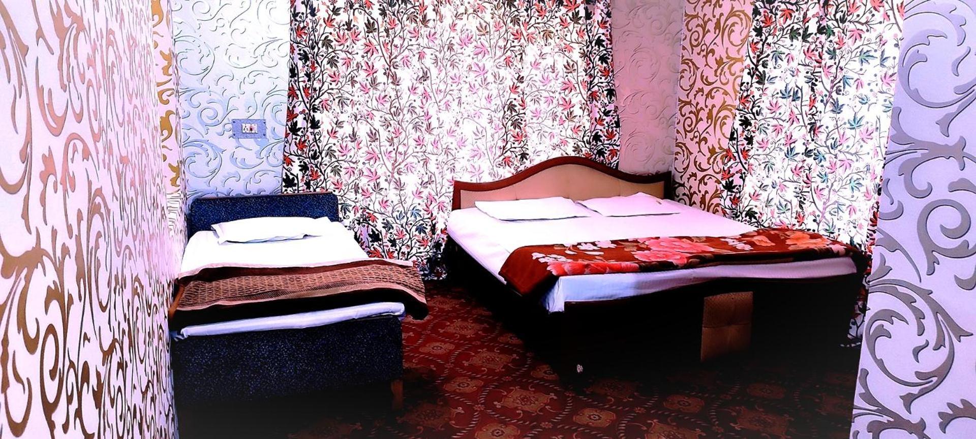 ホテル Fabulous Kashmir Srinagar エクステリア 写真
